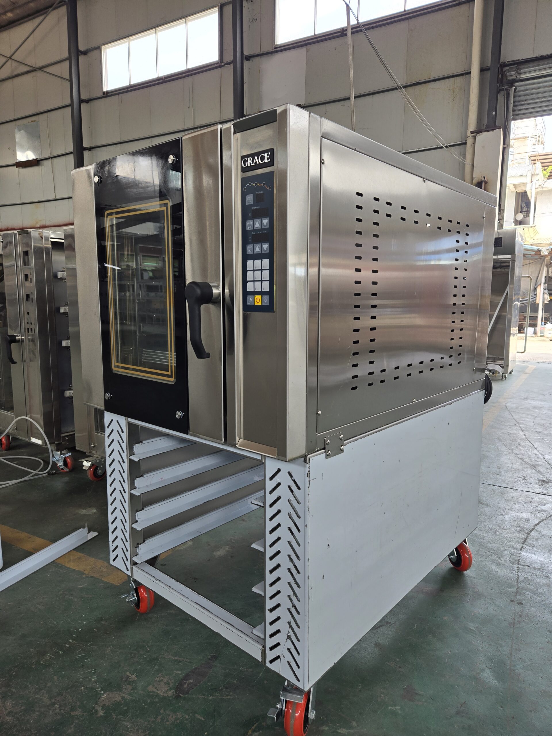 Commercial cookies oven with rack