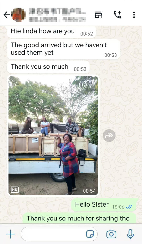 Friendly customer message thanking for the safe arrival of the kitchen equipment.